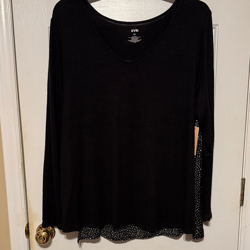 EVRI Women's Classic Black and White Long Sleeve Blouse NWT‎ Size 2X